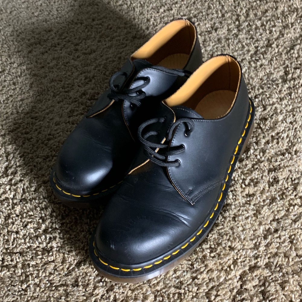 doc marten low top oxford boot